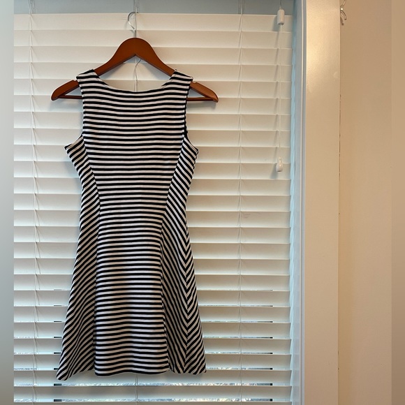H&M Navy Blue + White Striped Sleeveless Dress - Picture 4 of 6